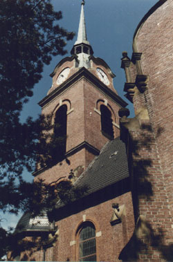Kirchturm von Südosten (Foto: L. Albrecht)